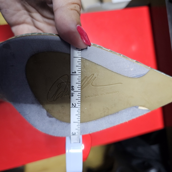 Donald J Pliner size 9 - Picture 8 of 9